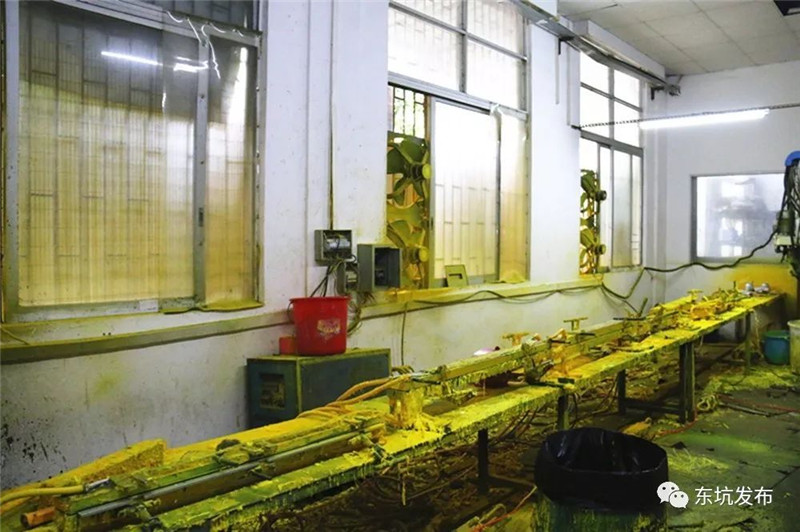 聚氨酯發(fā)泡線(xiàn)廢氣污染直排